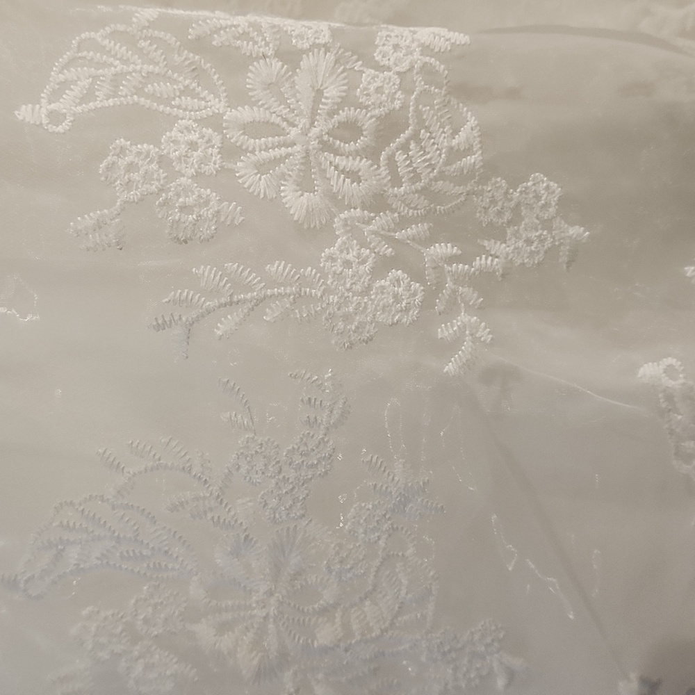 GLUMULICE IVORY WHITE BRAND NEW SIZE 12/18 MONTHS ALL OCCASION GOWN. - Picture 6 of 11